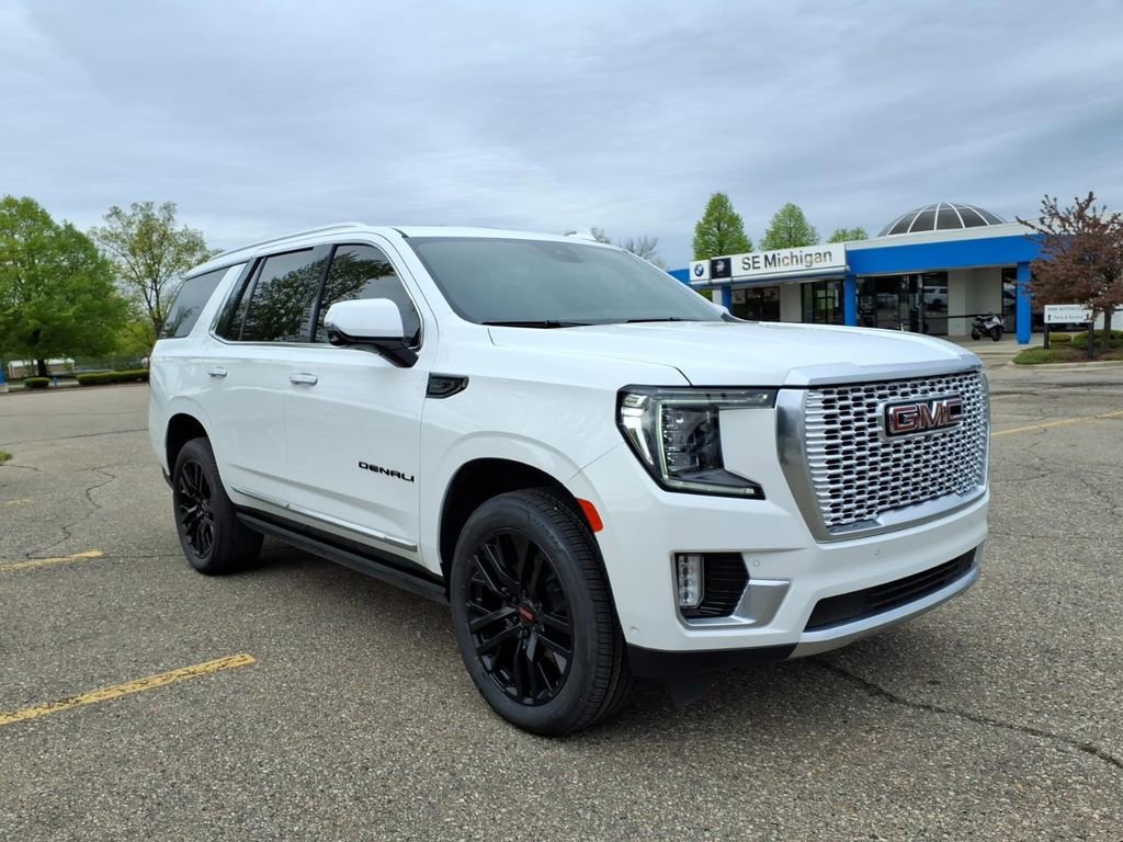 Used 2023 GMC Yukon Denali w/ Denali Reserve Package AWD/4WD image 3