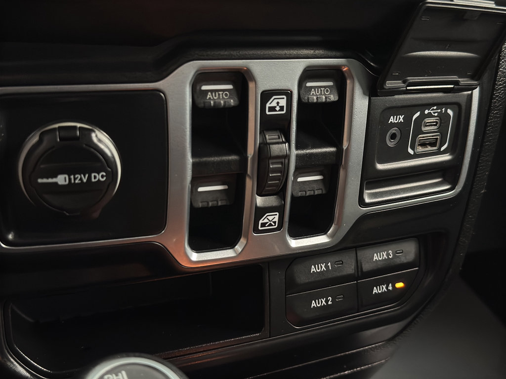 Used 2018 Jeep Wrangler Unlimited Sport S image 26