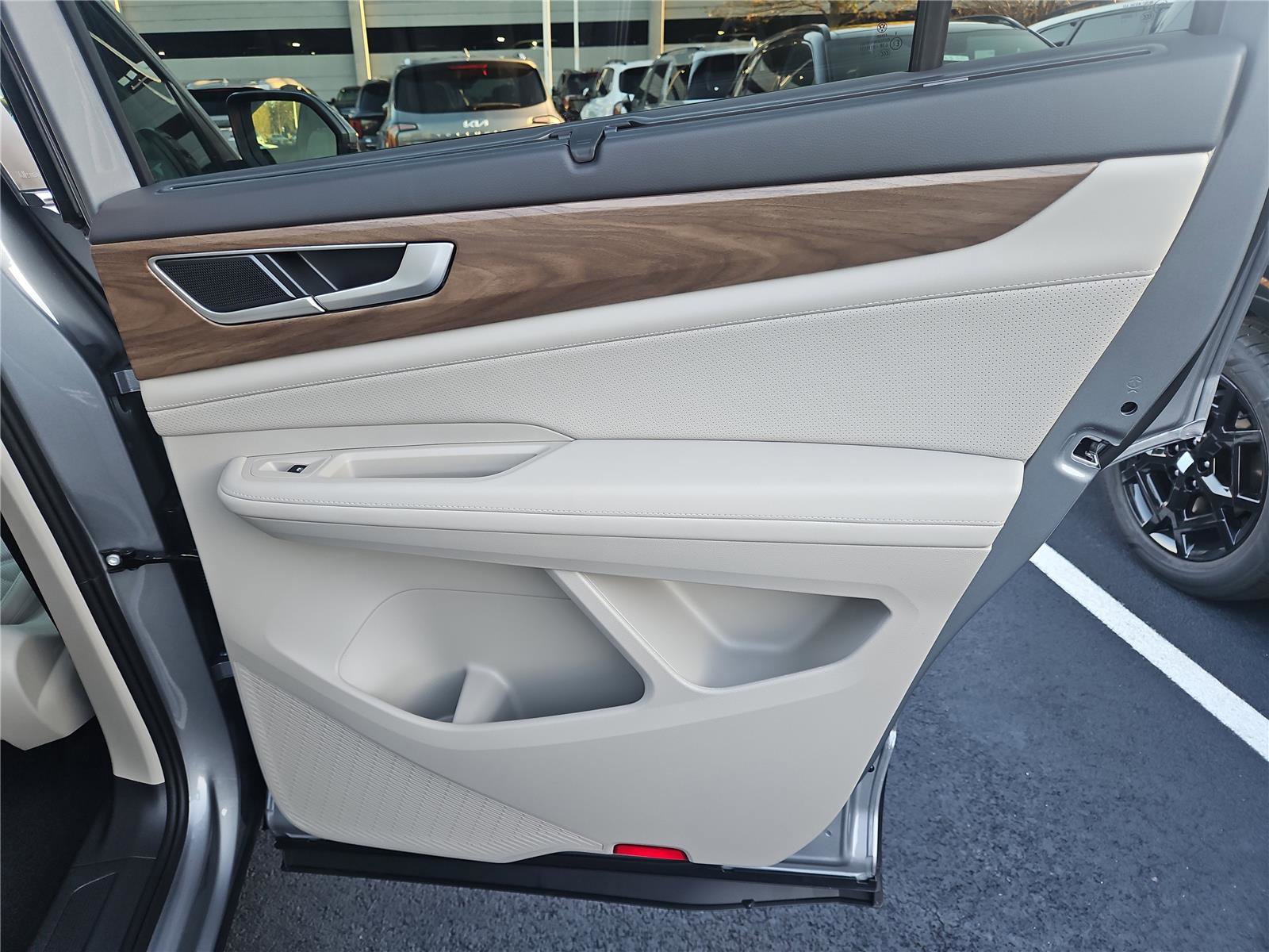 New 2026 Volkswagen Atlas SE image 31