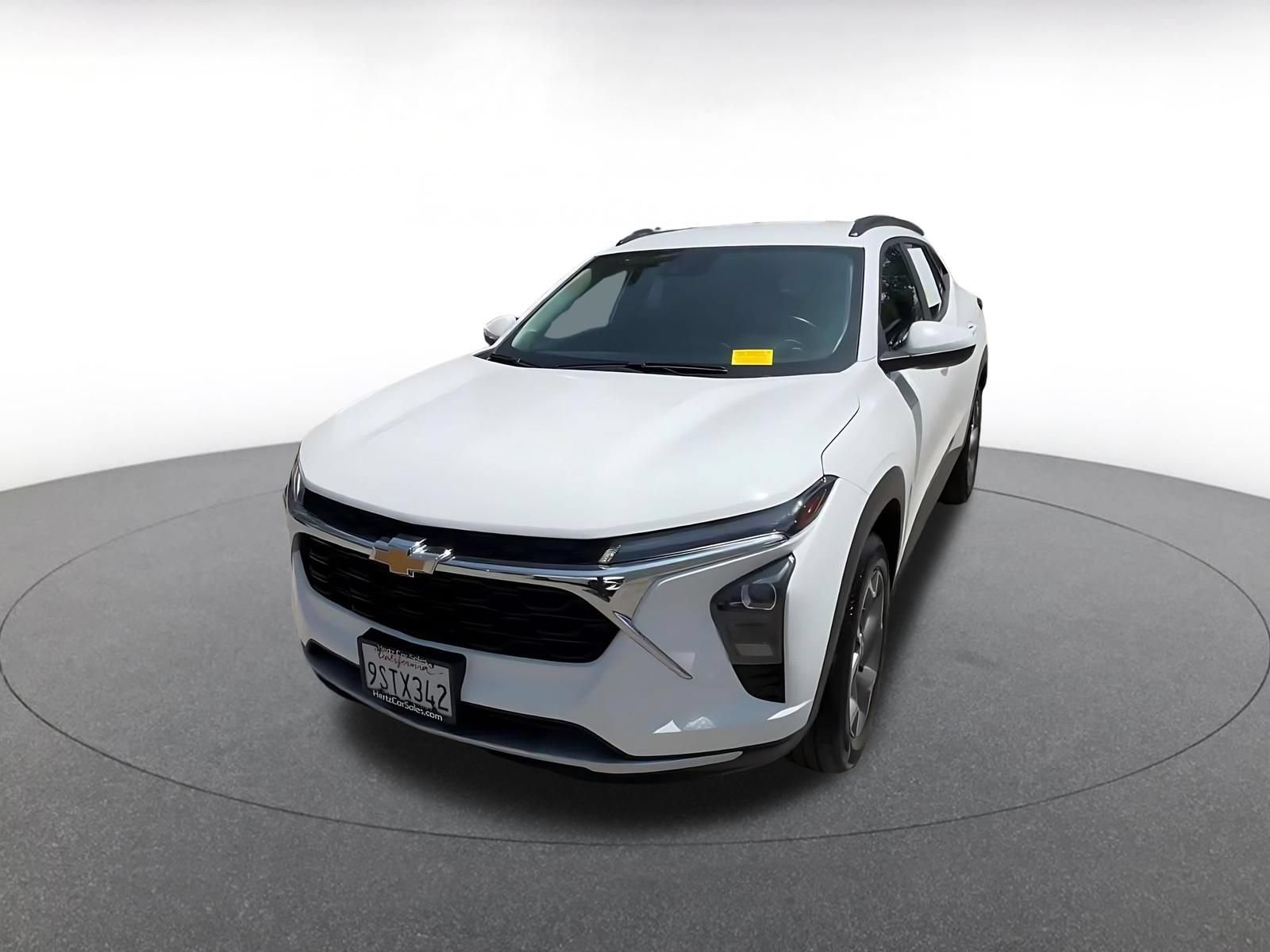 Used 2025 Chevrolet Trax LT w/ LT Convenience Package FWD image 6