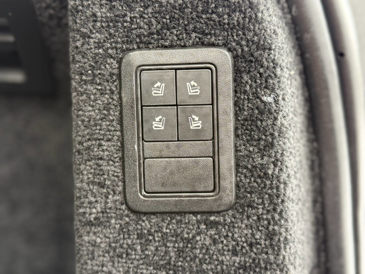 Used 2015 Land Rover Range Rover Long Wheelbase Supercharged image 38