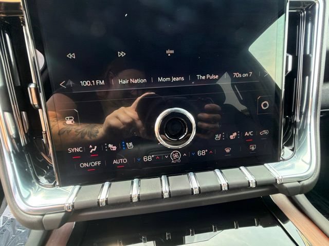 Used 2025 GMC Yukon Denali w/ Sun & Power Step Package AWD/4WD image 26