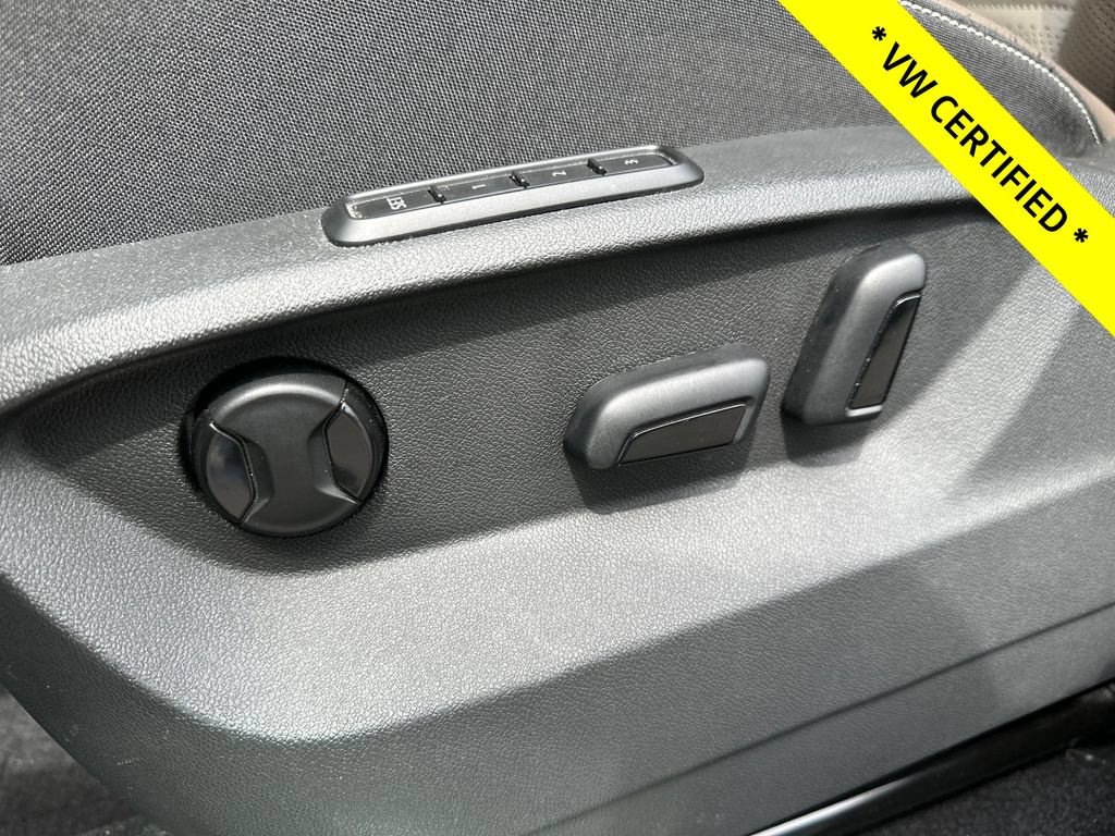 Used 2024 Volkswagen Atlas SEL AWD/4WD image 11