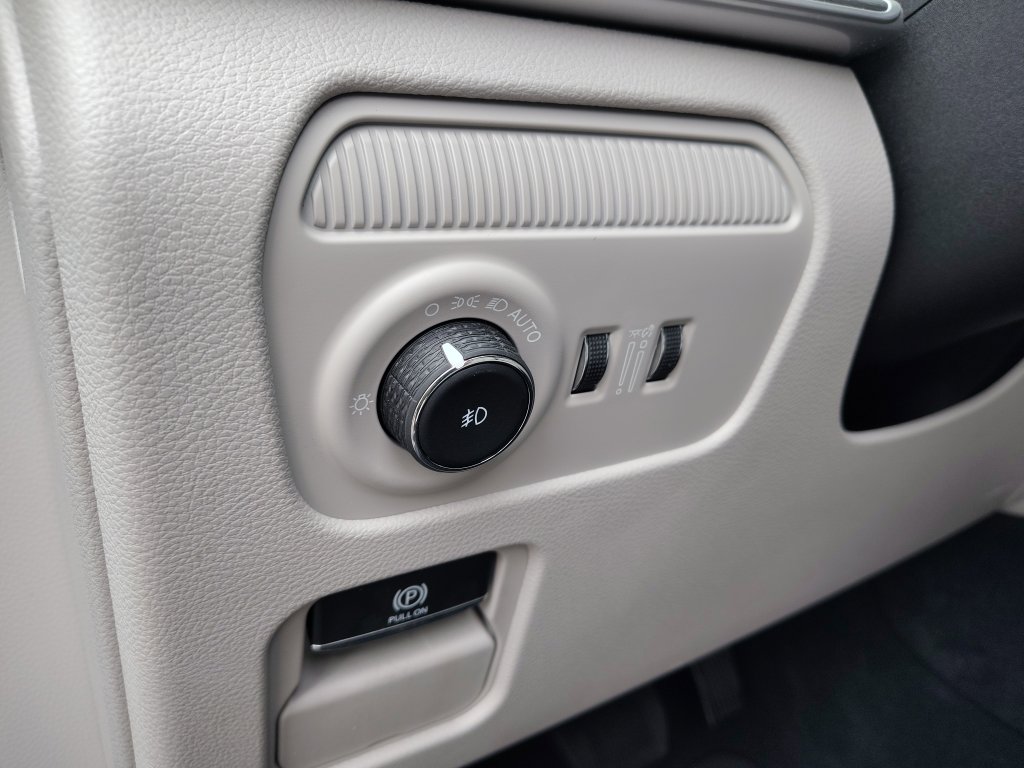 New 2025 Jeep Wagoneer Series I w/ HD Trailer Tow Package image 15