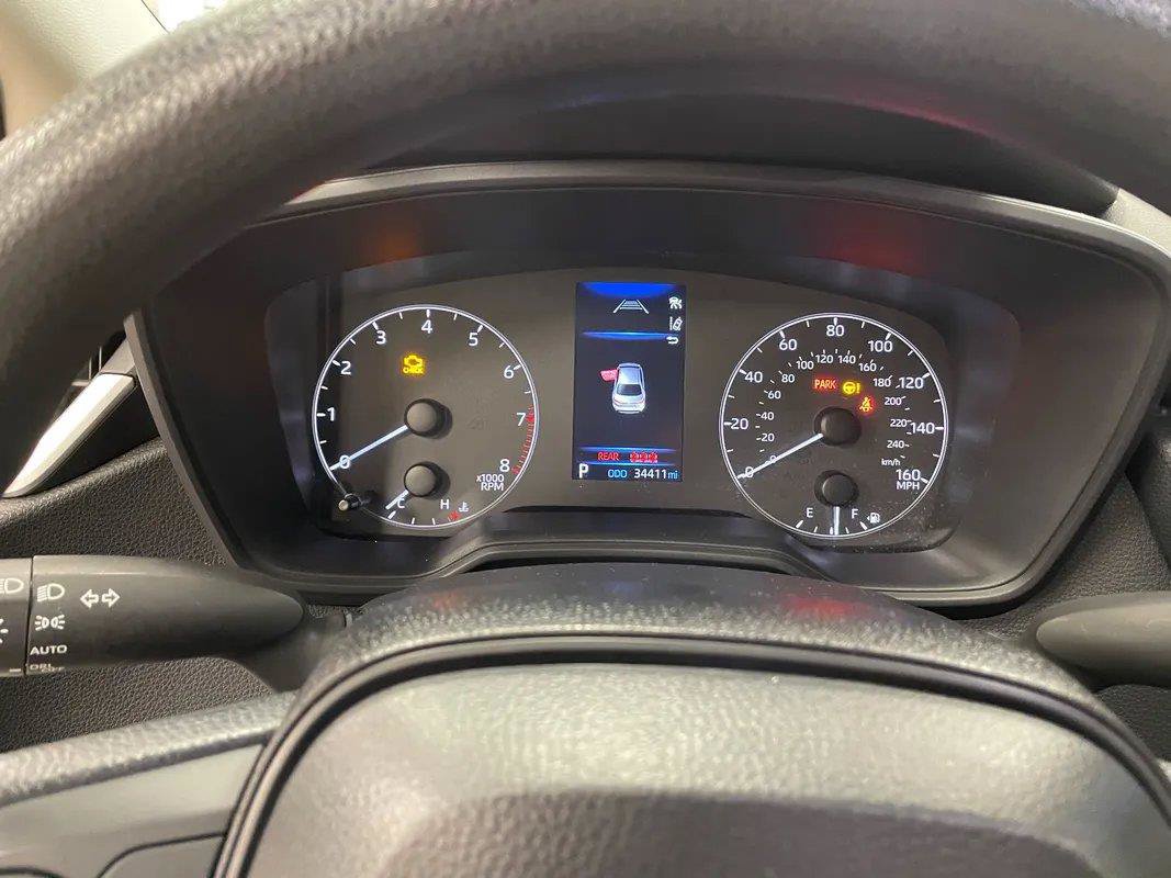 Used 2025 Toyota Corolla LE FWD image 5