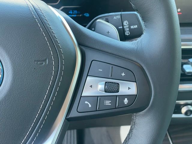 Used 2026 BMW X5 xDrive50e w/ Premium Package image 16