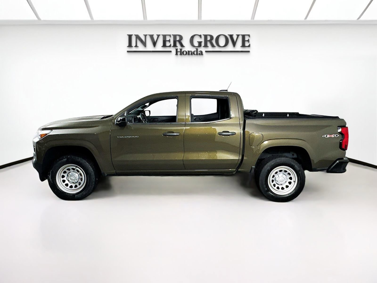 Used 2023 Chevrolet Colorado W/T w/ WT Convenience Package II AWD/4WD image 8