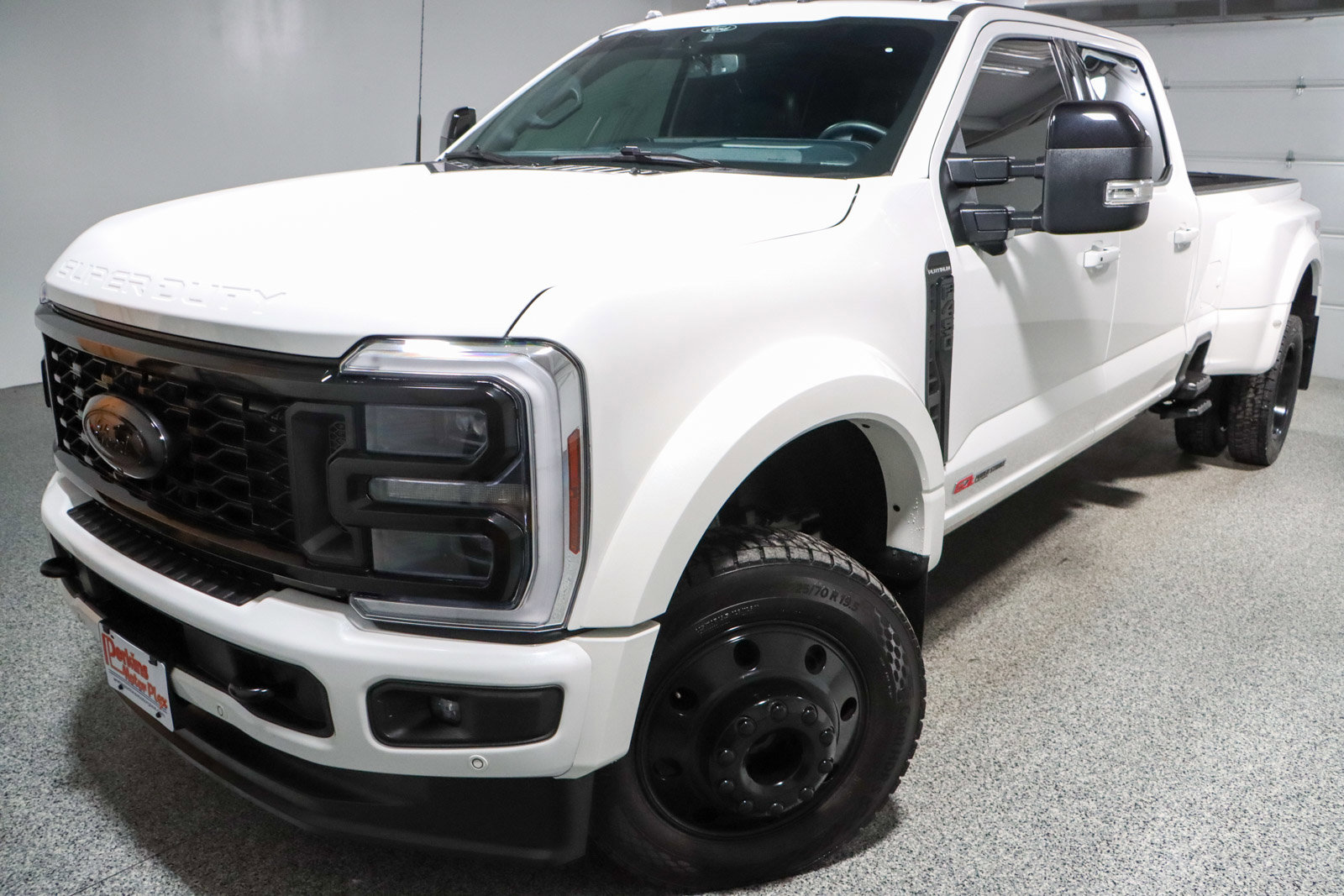 Used 2025 Ford F450 Platinum w/ FX4 Off-Road Package image 35