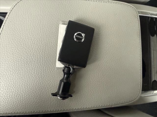 Used 2018 Volvo S90 T5 Momentum w/ Convenience Package image 19