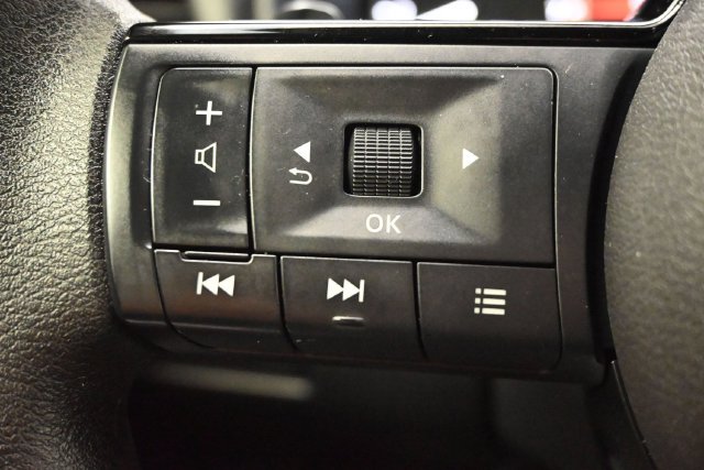 Used 2022 Nissan Rogue SV FWD image 18