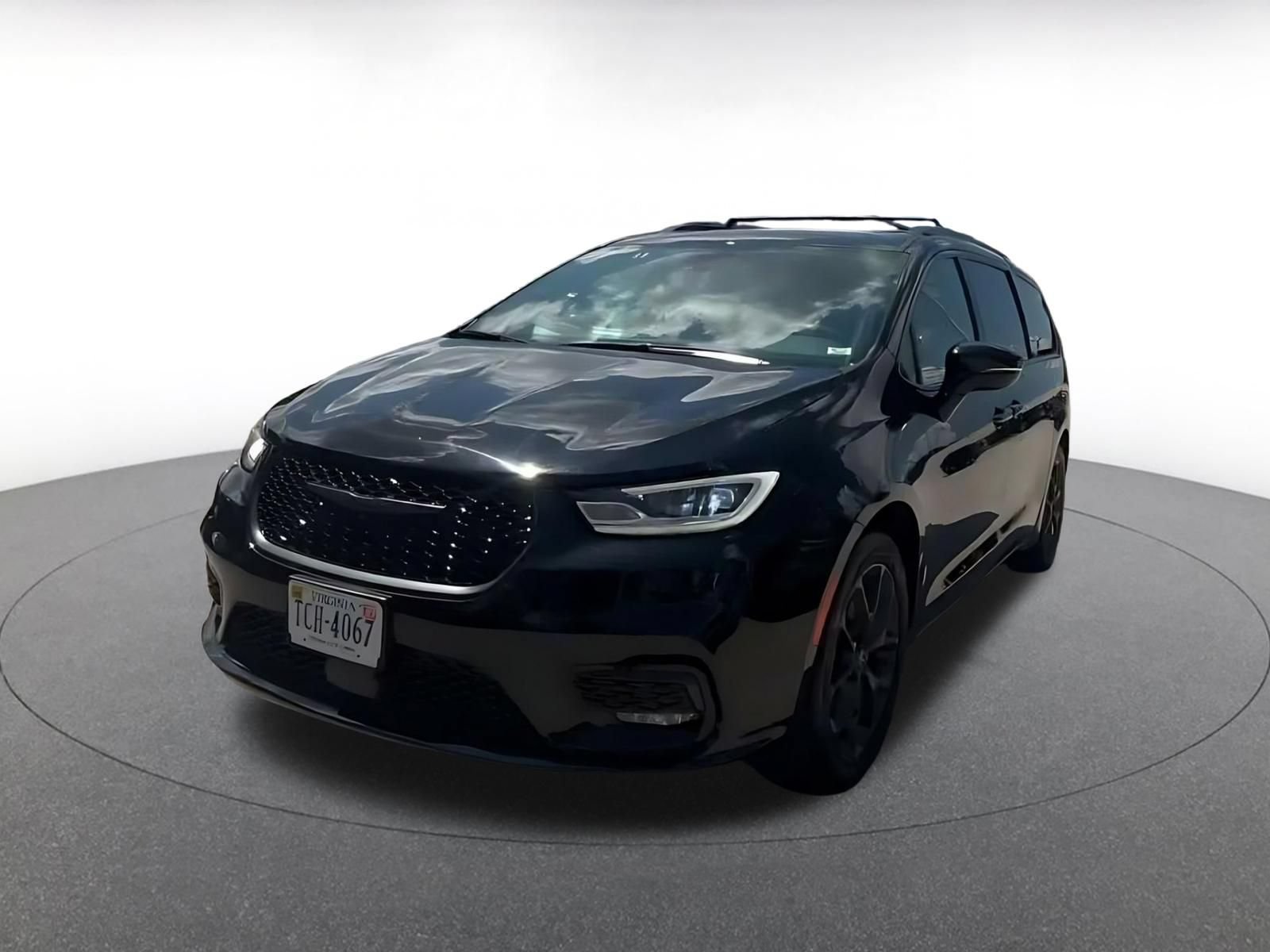Used 2025 Chrysler Pacifica Limited FWD image 6