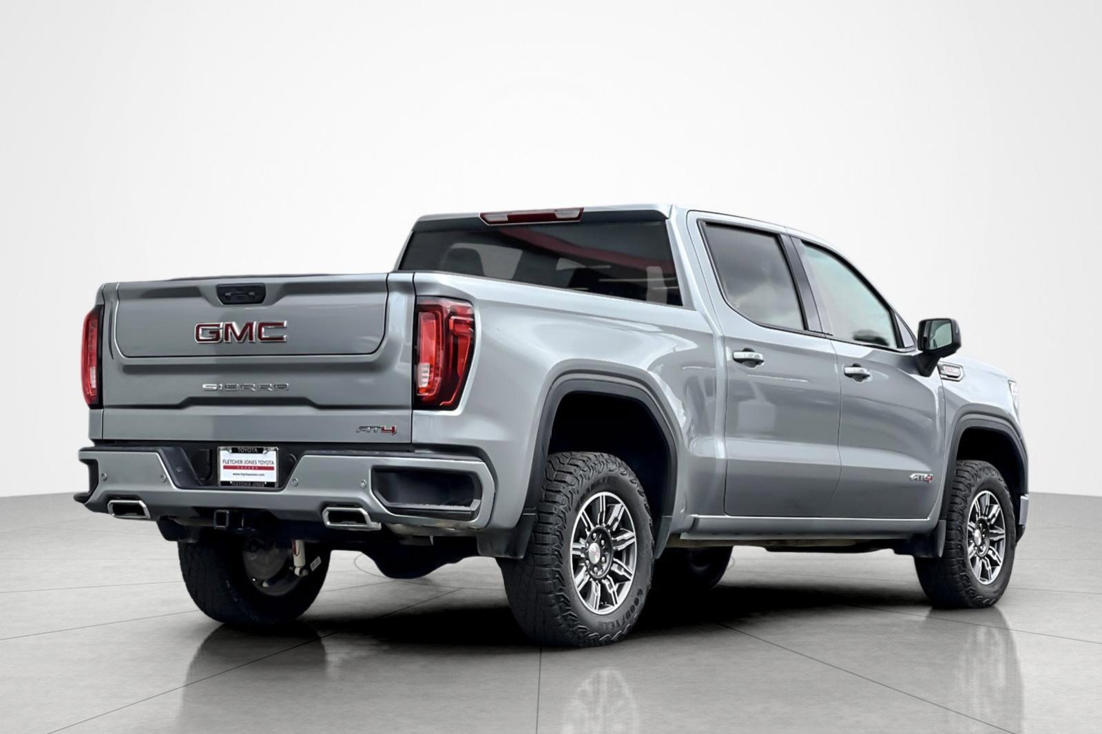 Used 2025 GMC Sierra 1500 AT4 image 5