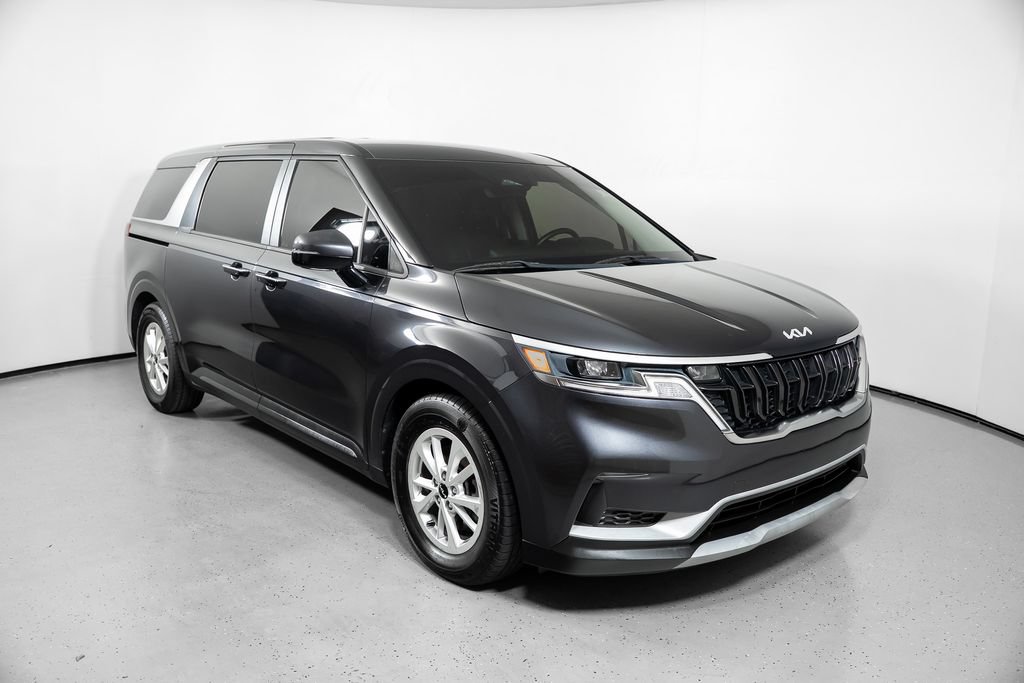 Used 2023 Kia Carnival LX FWD image 2