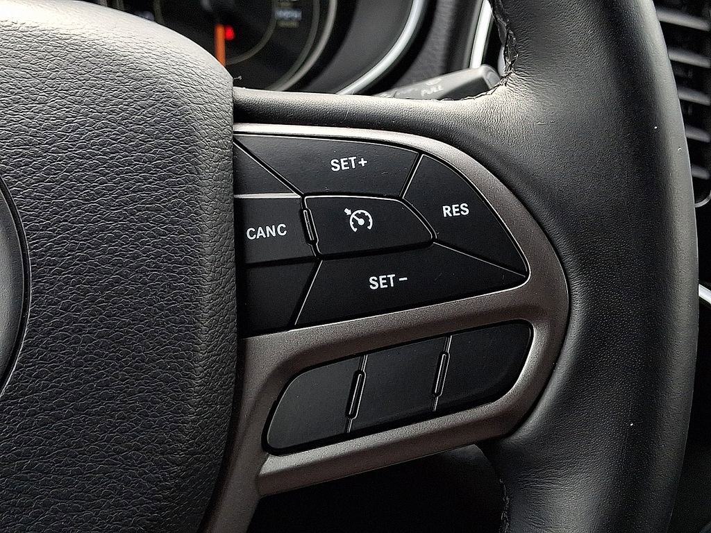 Used 2019 Jeep Cherokee Limited image 17