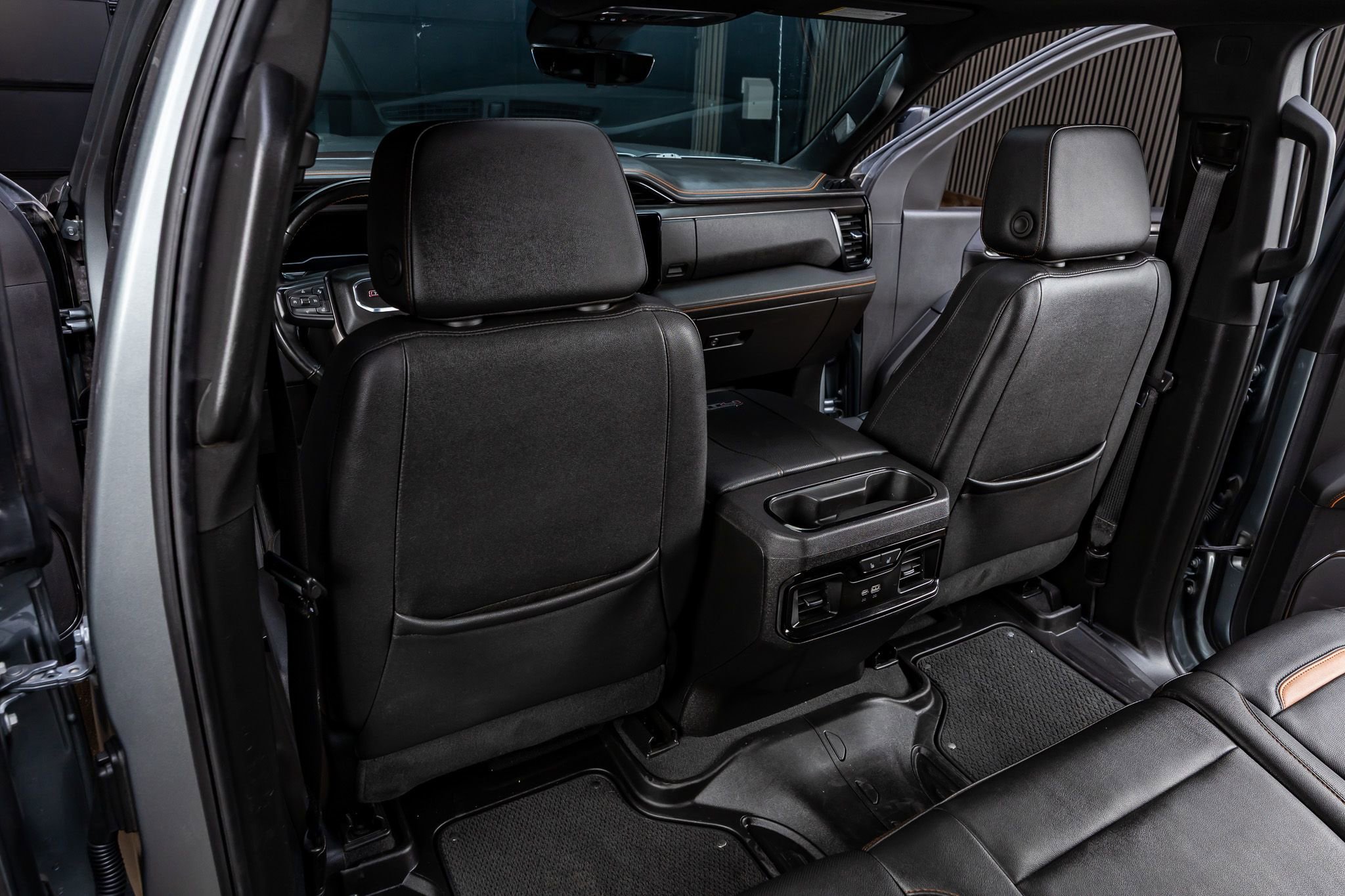 Used 2024 GMC Sierra 2500 AT4 w/ AT4 Premium Plus Package AWD/4WD image 31