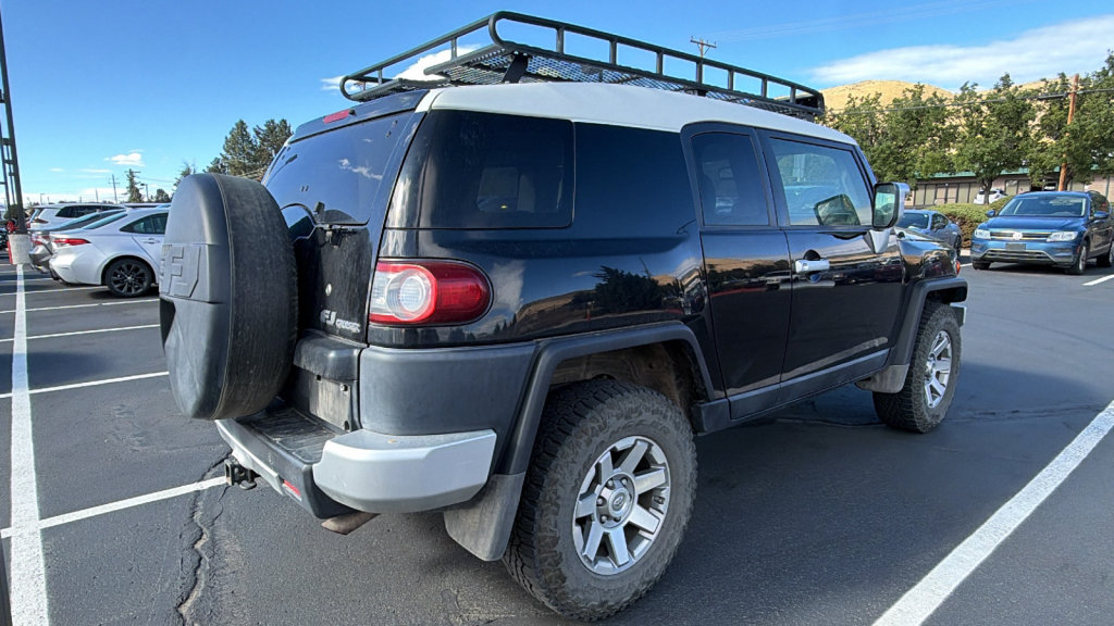 Used 2014 Toyota FJ Cruiser 4WD w/ Upgrade Package image 2