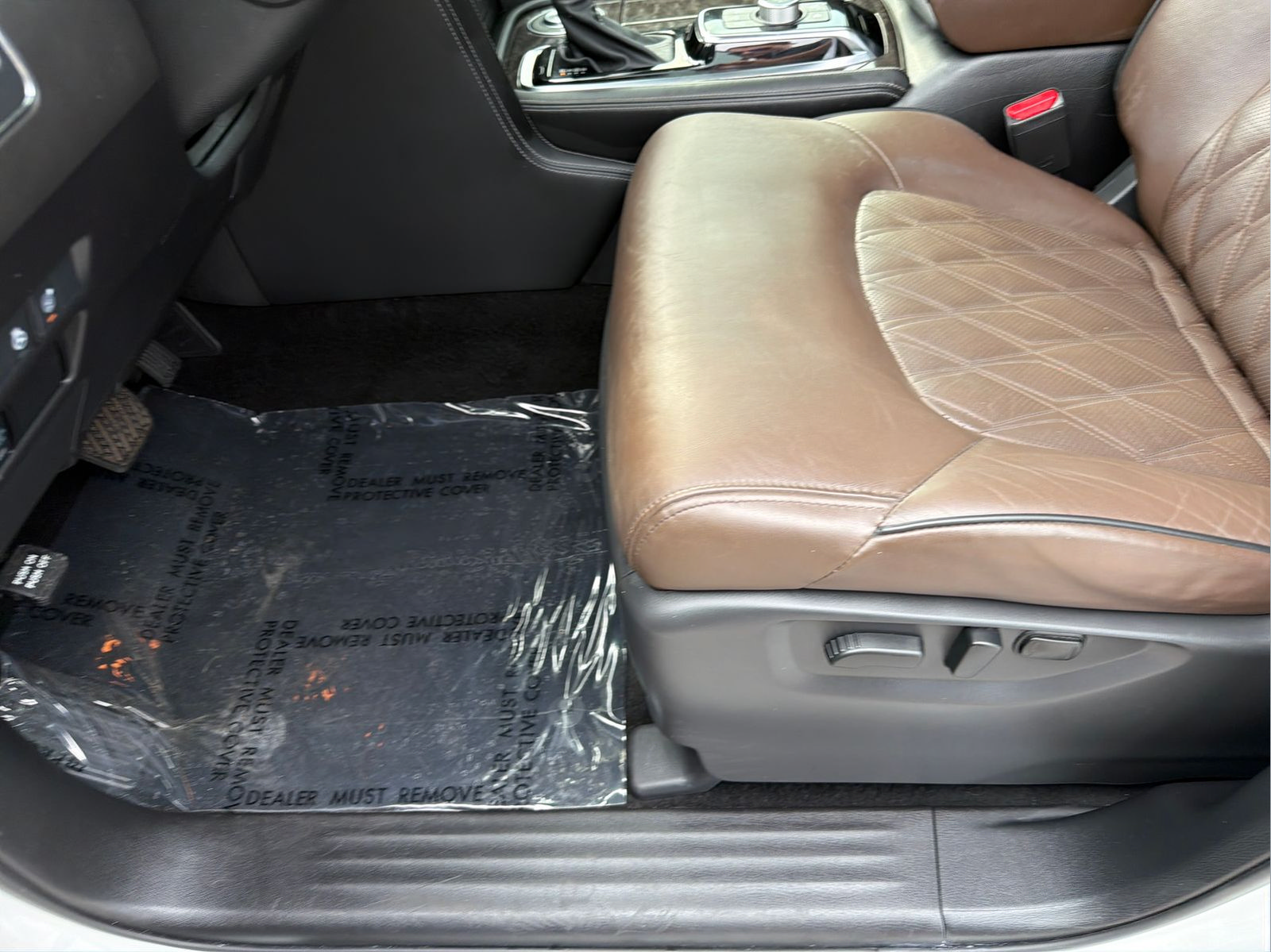Used 2022 Nissan Armada Platinum w/ Captain's Chairs Package RWD image 28
