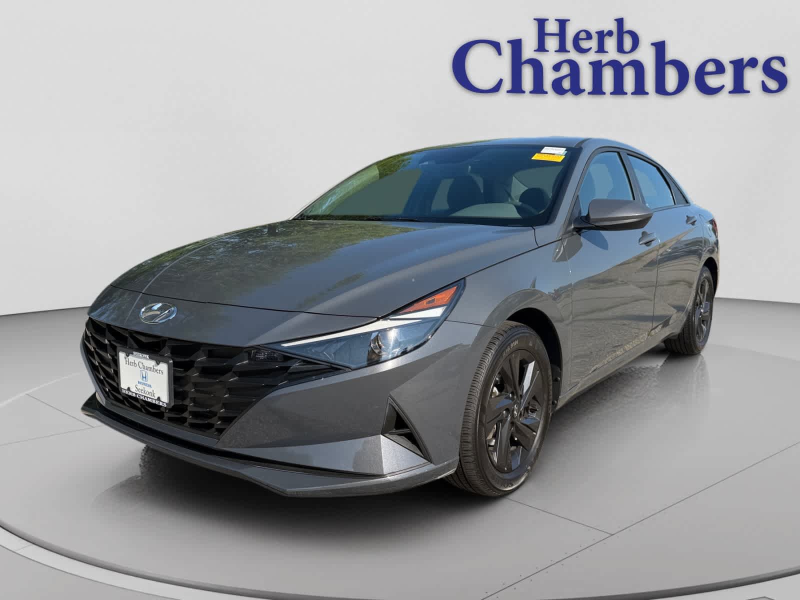 Used 2023 Hyundai Elantra SEL w/ Cargo Package FWD image 4