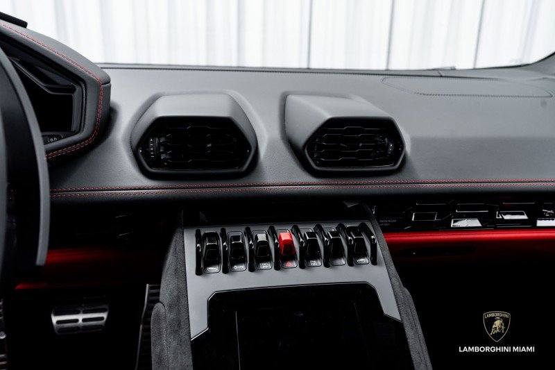 Used 2024 Lamborghini Huracan Tecnica image 35