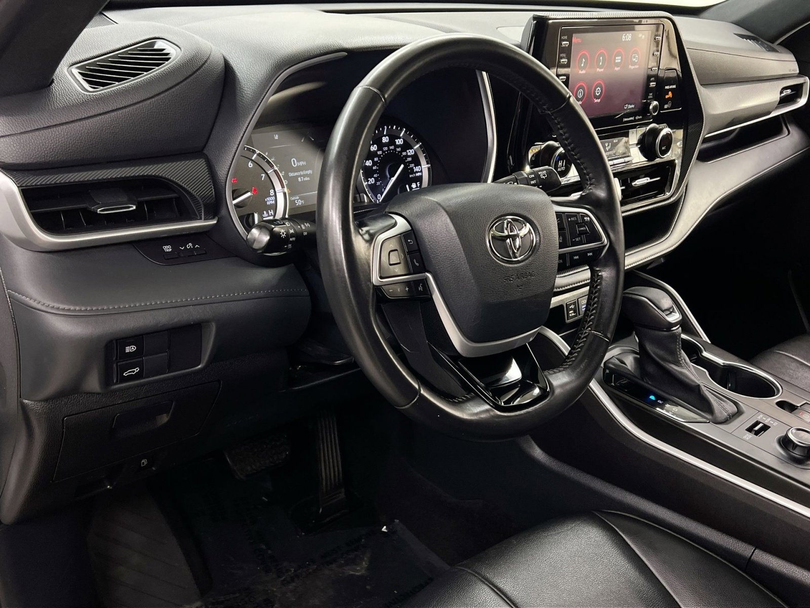 Used 2022 Toyota Highlander XSE image 7