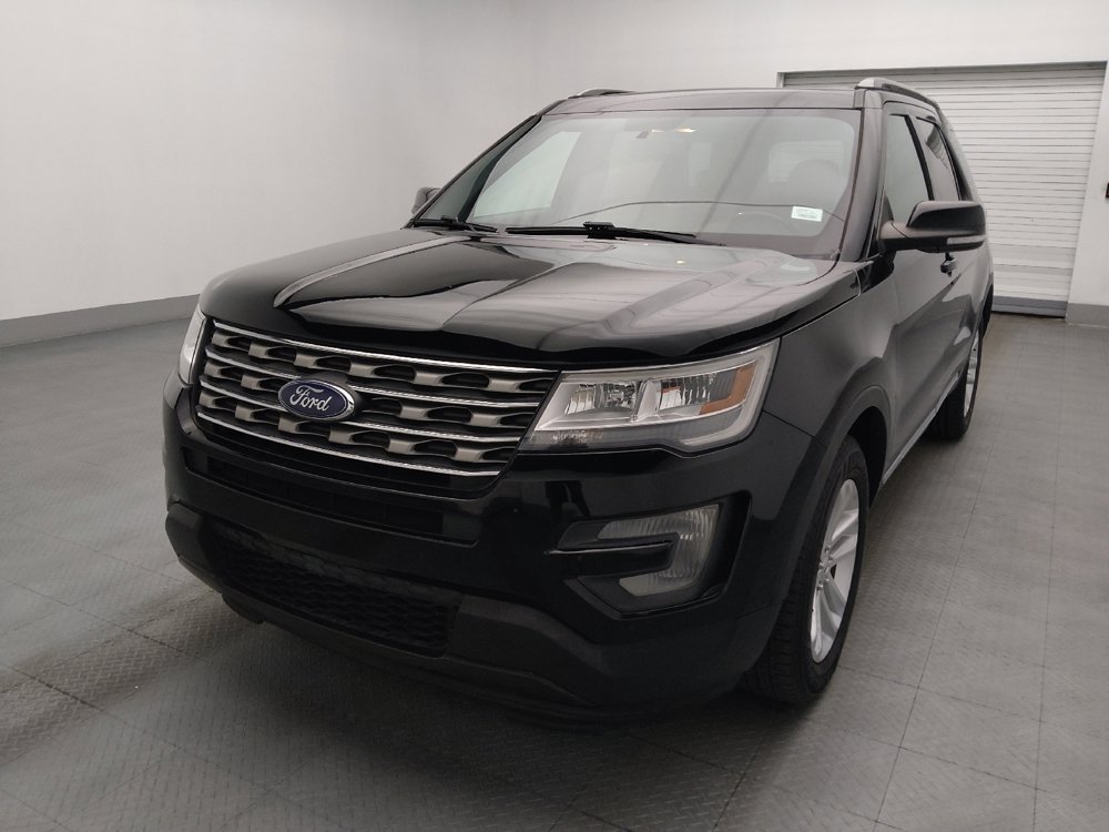 Used 2017 Ford Explorer XLT w/ Equipment Group 202A FWD image 15