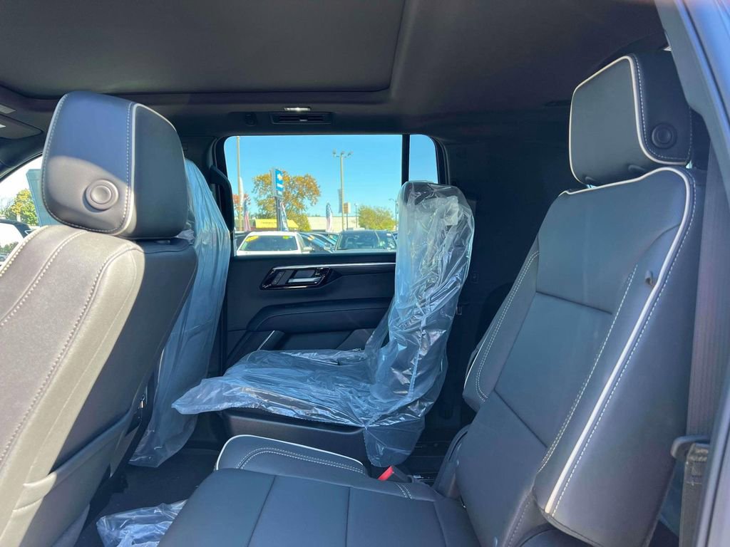 New 2026 Chevrolet Suburban Premier w/ Sun And Tow Package AWD/4WD image 8