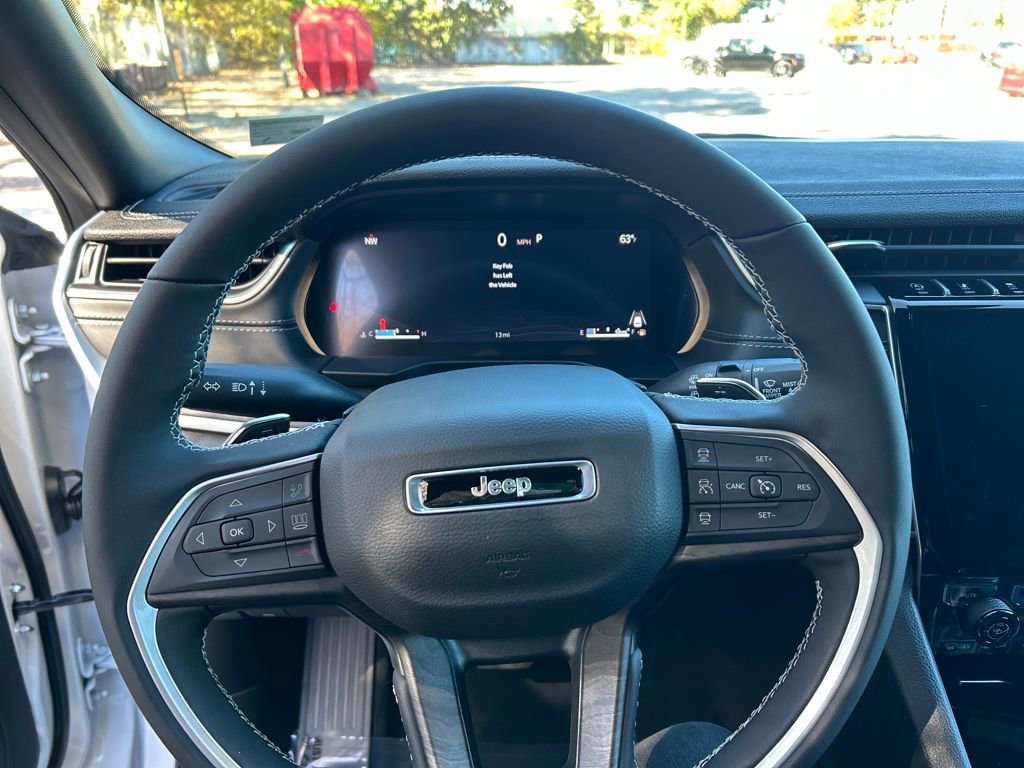 New 2025 Jeep Grand Cherokee L Limited w/ Luxury Tech Group II image 14