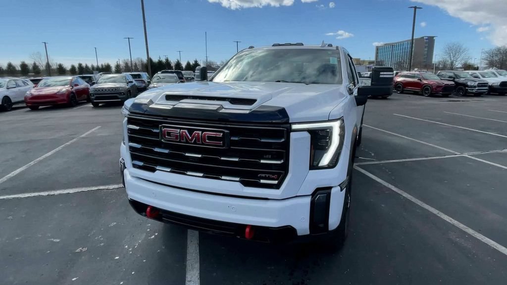 Used 2024 GMC Sierra 2500 AT4 w/ AT4 Premium Plus Package AWD/4WD image 5