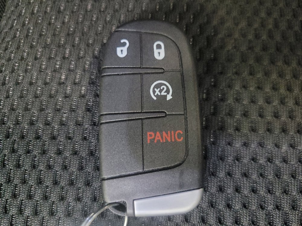 Used 2020 Jeep Renegade Altitude FWD image 32