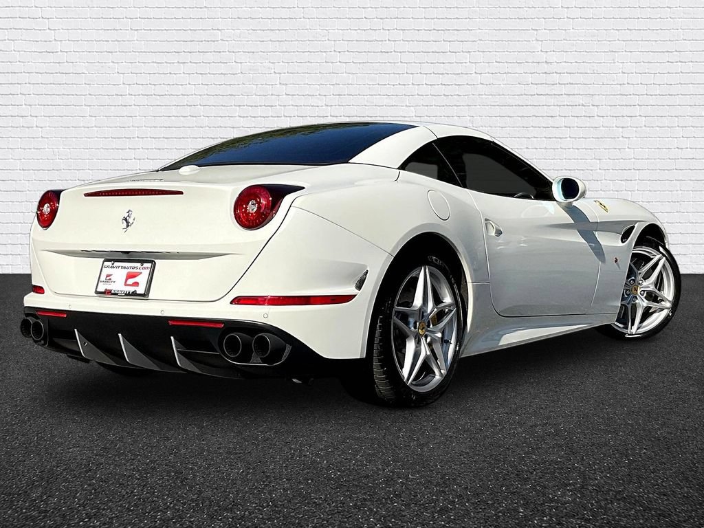 Used 2016 Ferrari California T RWD image 6