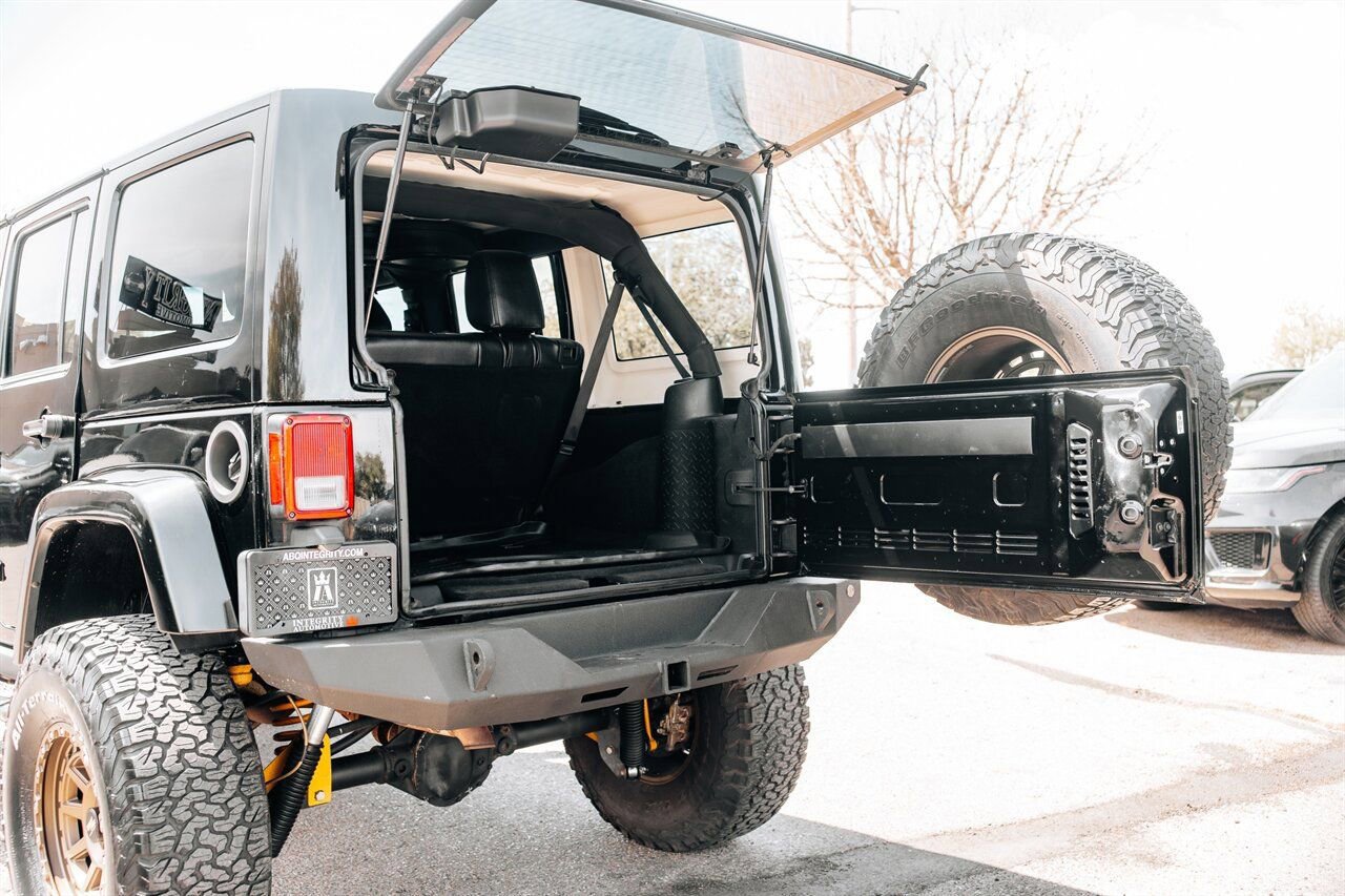 Used 2016 Jeep Wrangler Unlimited Rubicon image 39