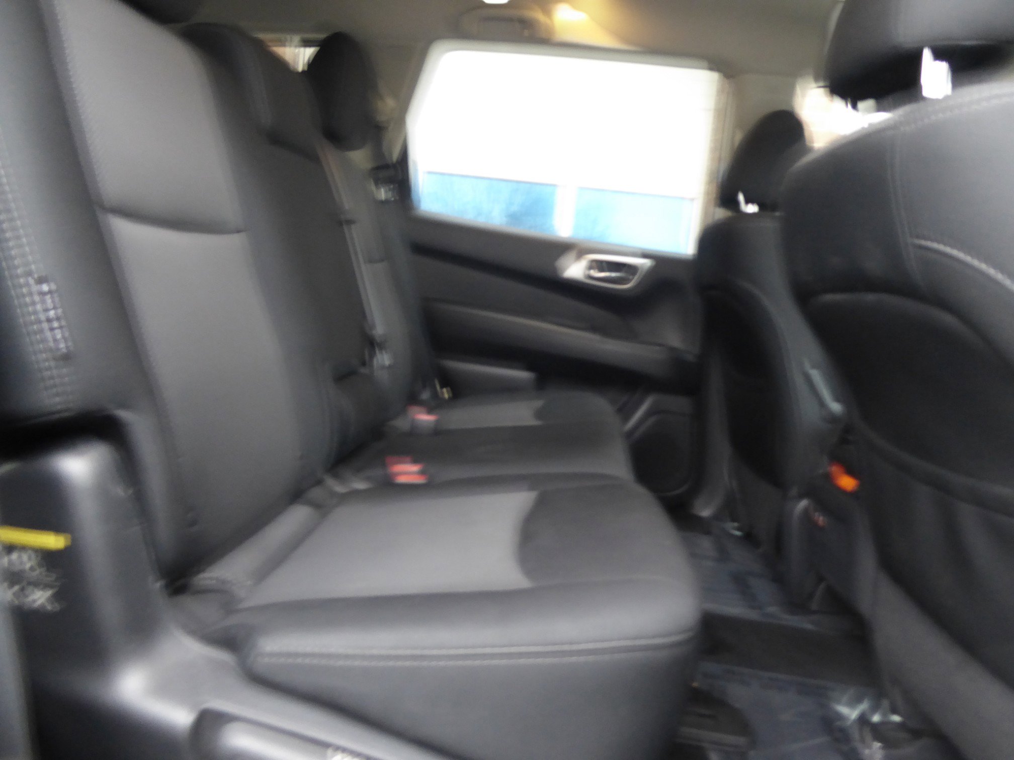 Used 2019 Nissan Pathfinder SV image 18