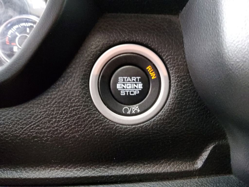Used 2022 RAM 3500 Big Horn AWD/4WD image 17