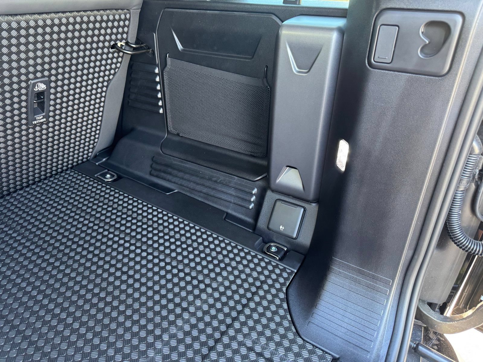 New 2026 Land Rover Defender 110 S AWD/4WD image 10