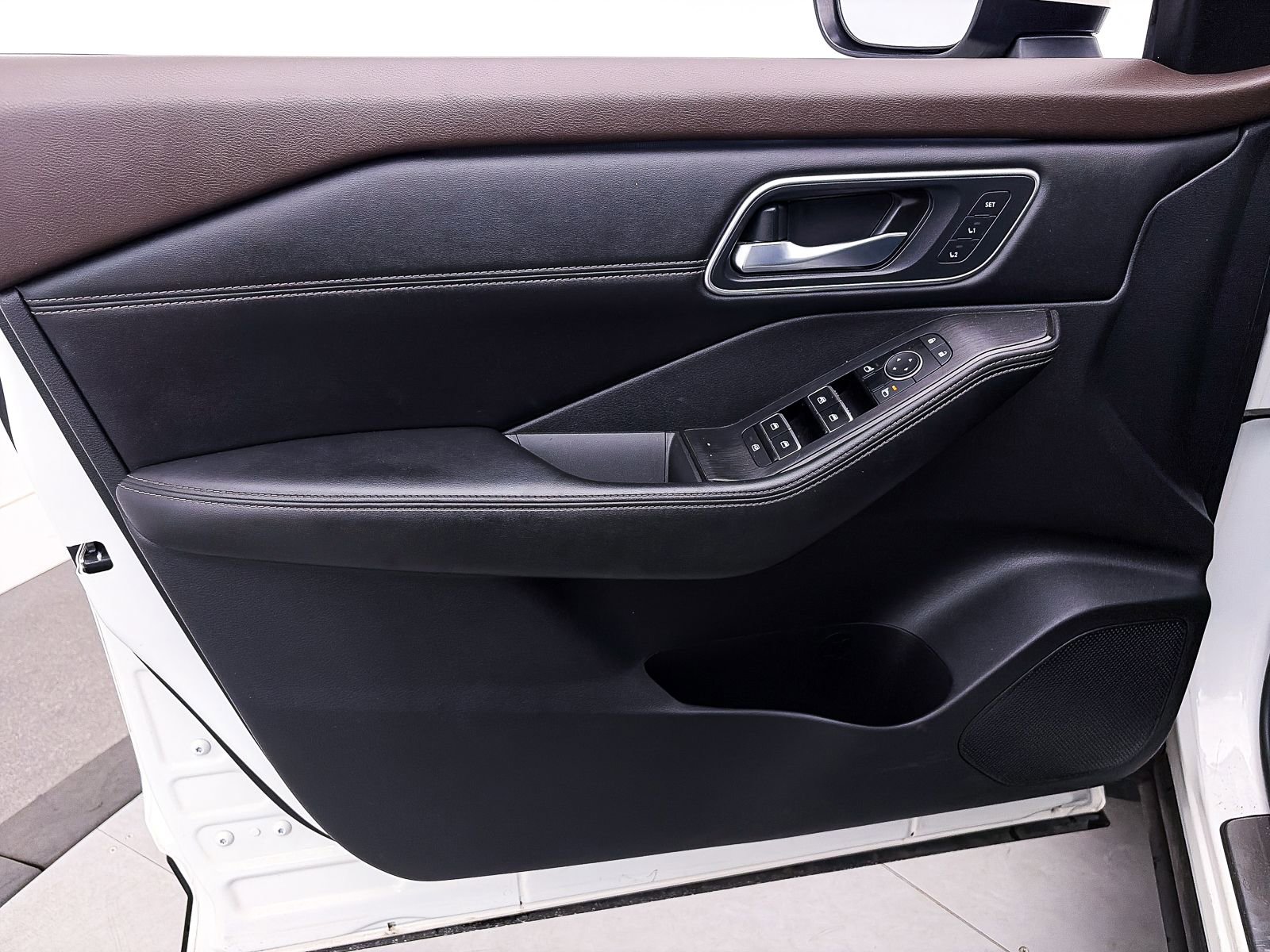 Used 2022 Nissan Rogue Platinum w/ Head-Up Display Package image 19