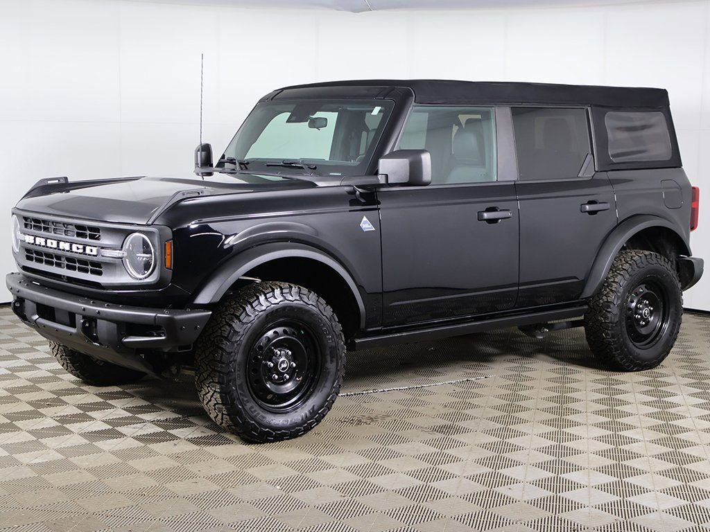 Used 2021 Ford Bronco Black Diamond image 5