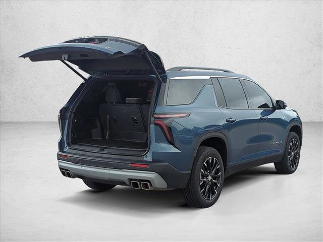 Used 2026 Chevrolet Traverse LT w/ Sun and Wheel Package FWD image 5