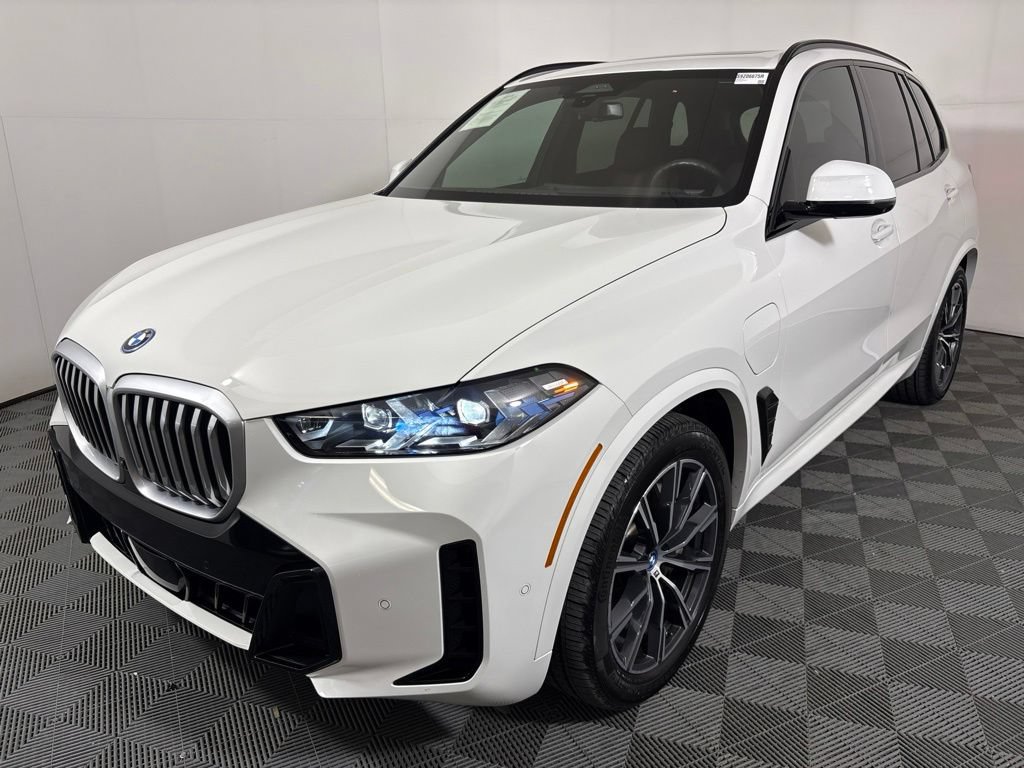 Used 2025 BMW X5 xDrive50e w/ M Sport Package AWD/4WD image 2