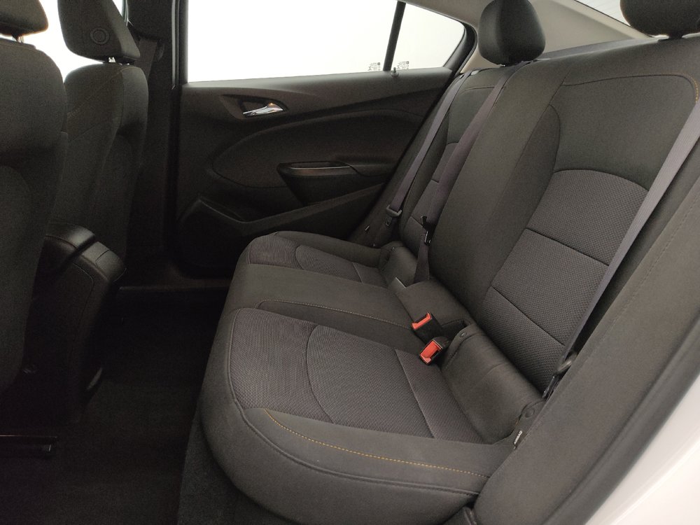 Used 2017 Chevrolet Cruze LS FWD image 18
