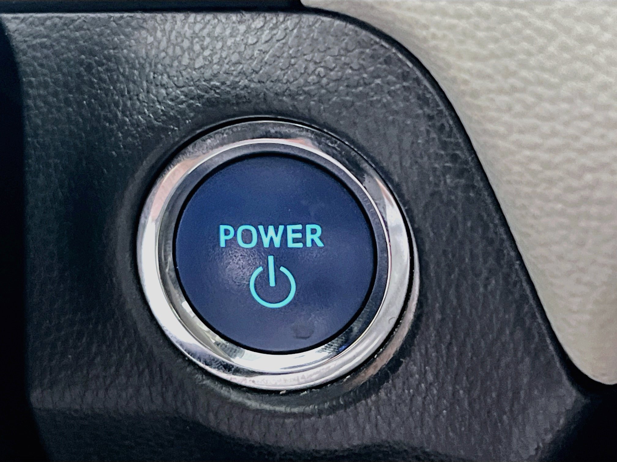 Used 2021 Toyota RAV4 Limited AWD/4WD image 23