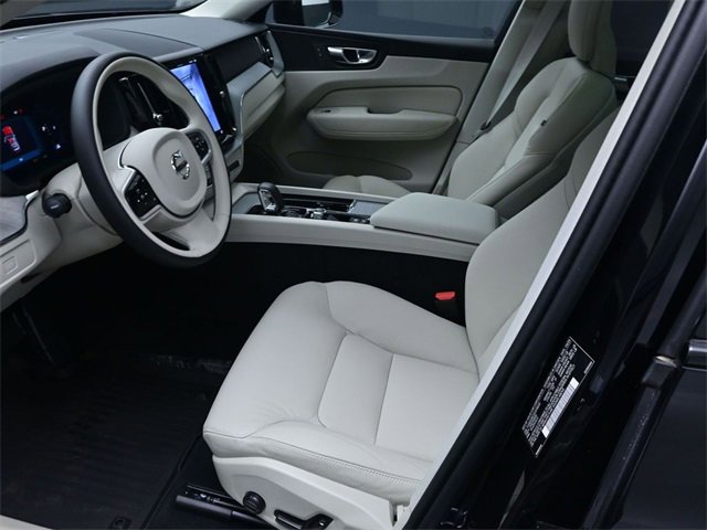 Used 2025 Volvo XC60 B5 Plus w/ Protection Package Premier image 17