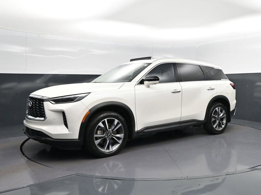 Certified 2023 INFINITI QX60 Luxe w/ Vision Package FWD image 3