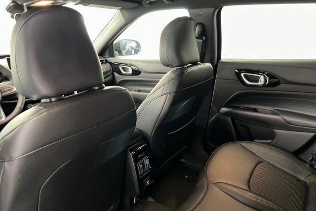 New 2026 Jeep Compass Latitude AWD/4WD image 19