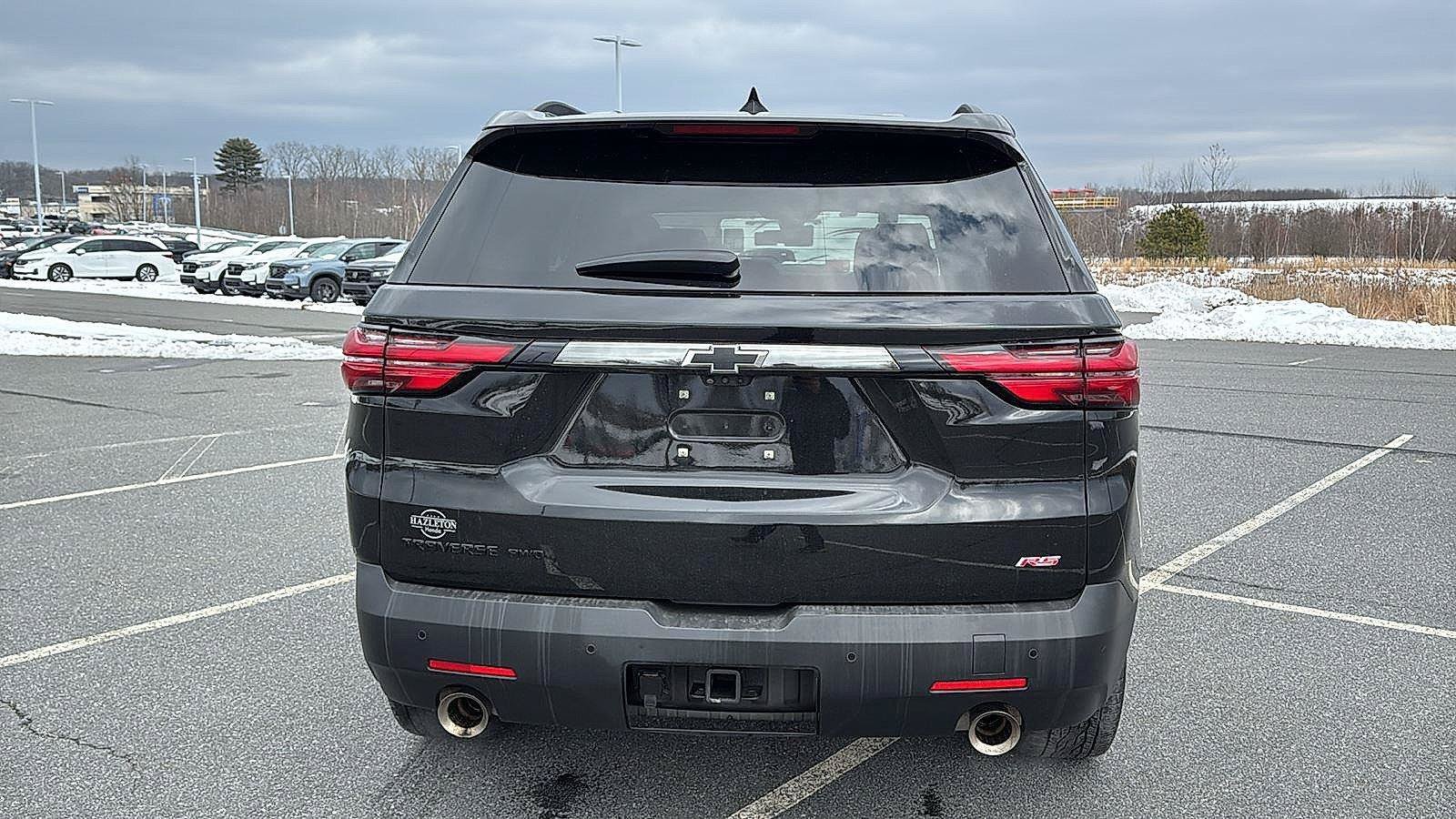Used 2023 Chevrolet Traverse RS w/ LPO, Cargo Package AWD/4WD image 7