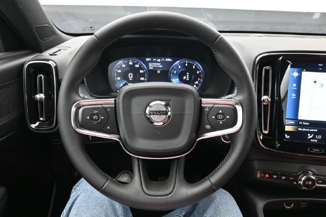 Used 2019 Volvo XC40 T5 Momentum AWD/4WD image 21