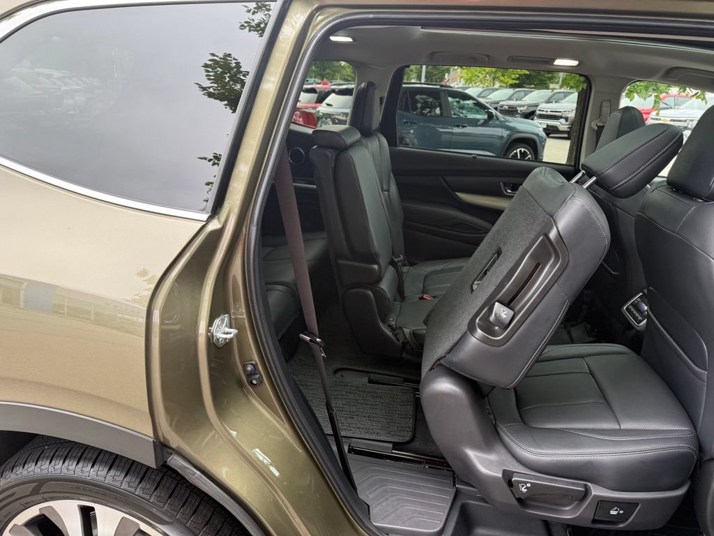 Used 2022 Subaru Ascent Limited w/ Technology Package AWD/4WD image 16