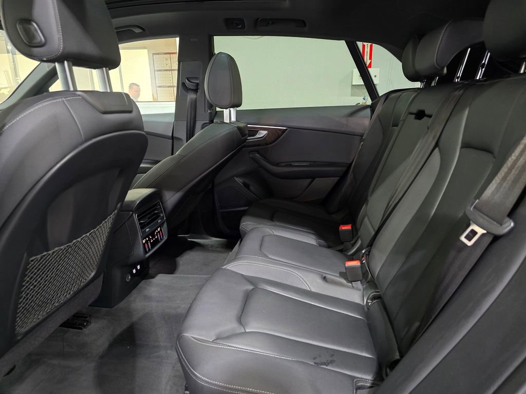 Used 2020 Audi Q8 Premium Plus w/ Premium Plus Package image 25