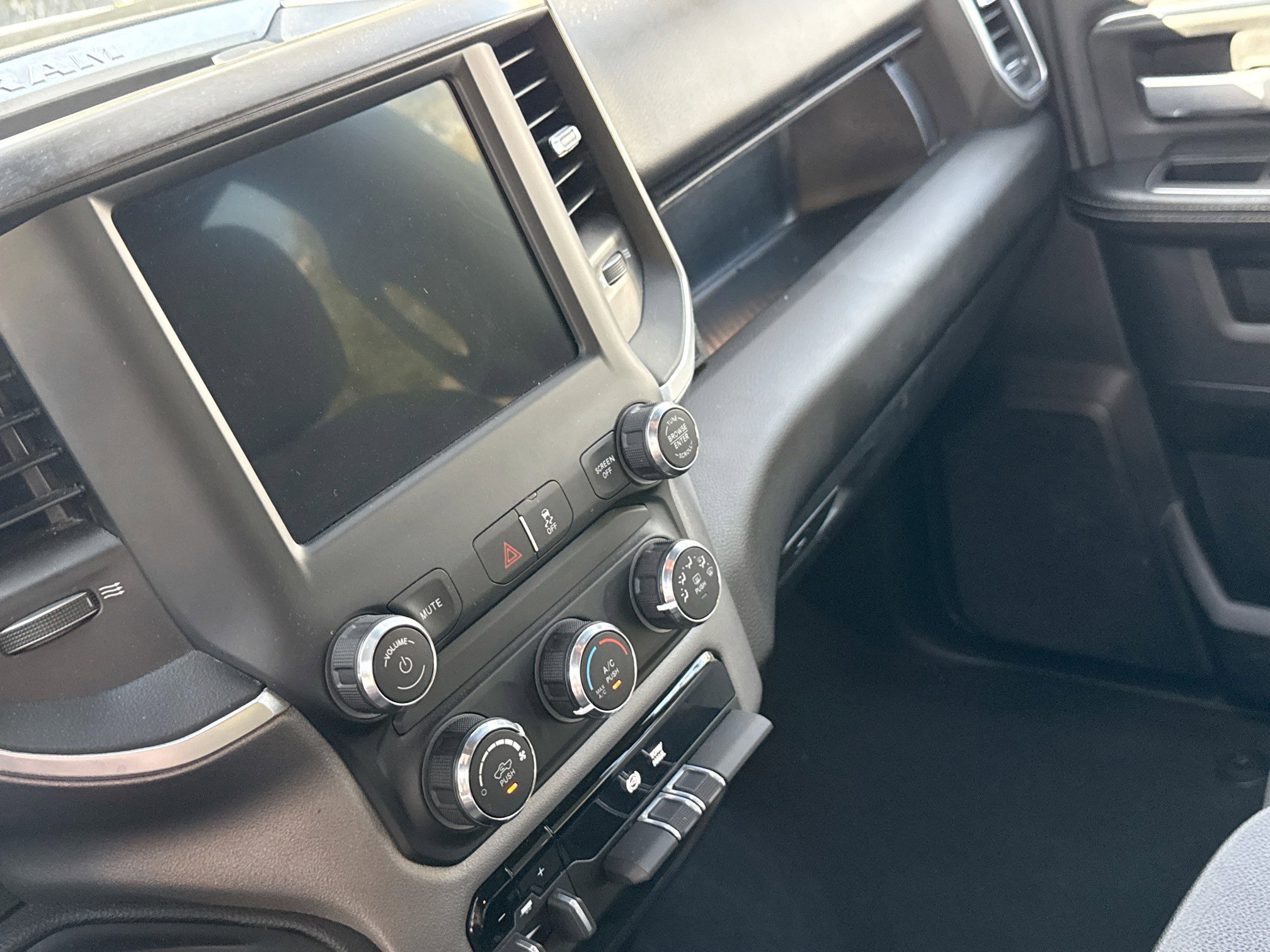 Used 2024 RAM 3500 Big Horn image 26