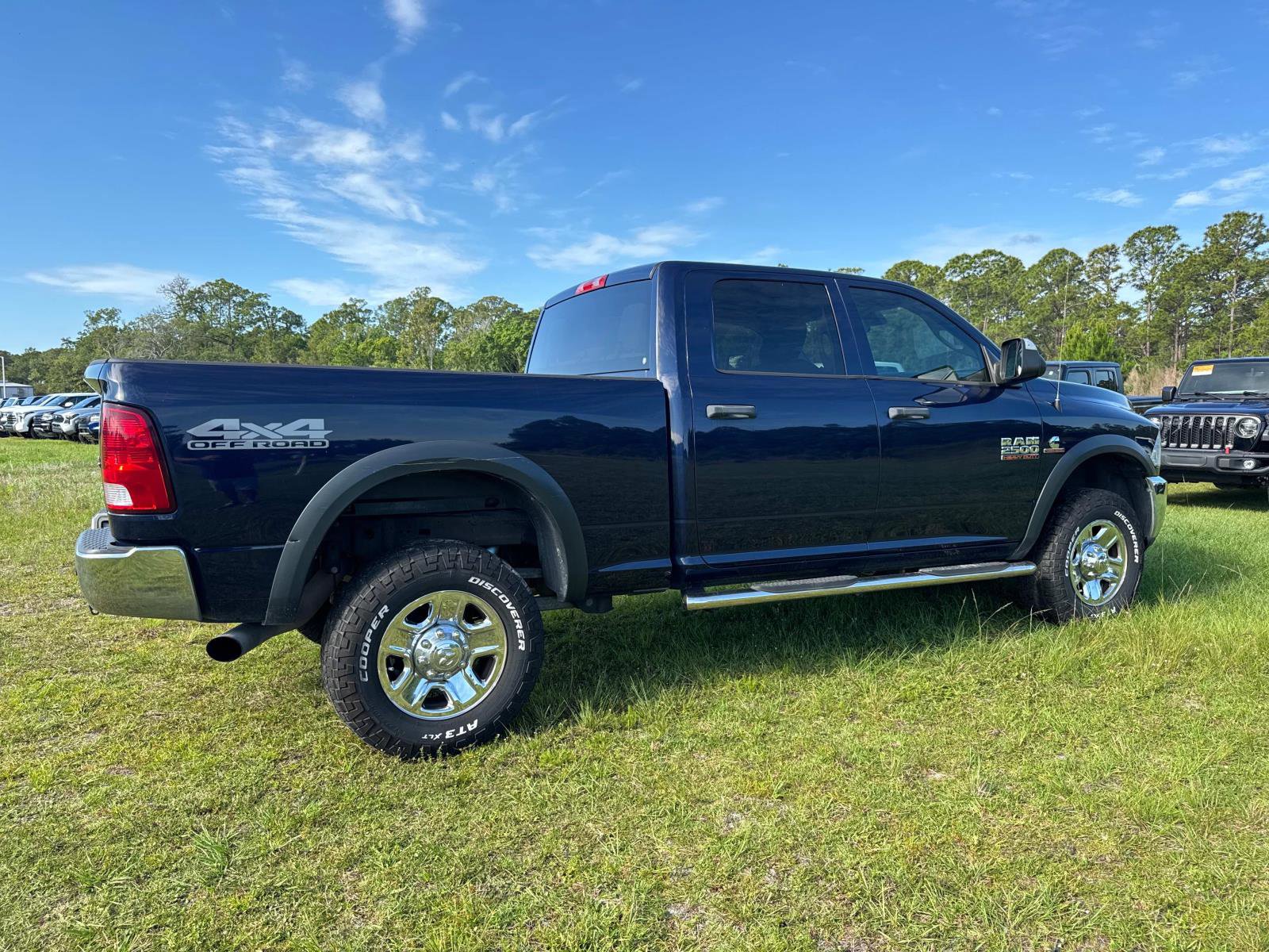 Used 2018 RAM 2500 Tradesman w/ Chrome Appearance Group AWD/4WD image 3