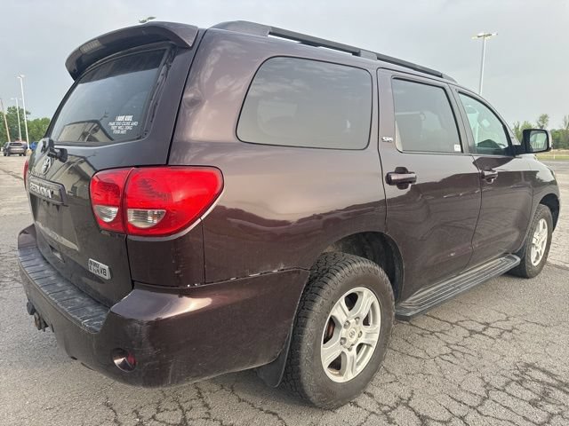 Used 2015 Toyota Sequoia SR5 RWD image 2